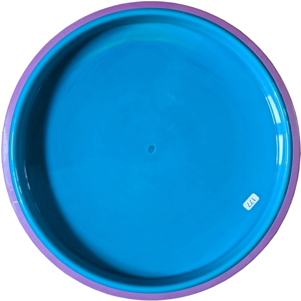 Used 9/10 Paradox in Neutron plastic from Axiom discs. Back showing no wear, tear or ink on the blue disc or the purple rim.